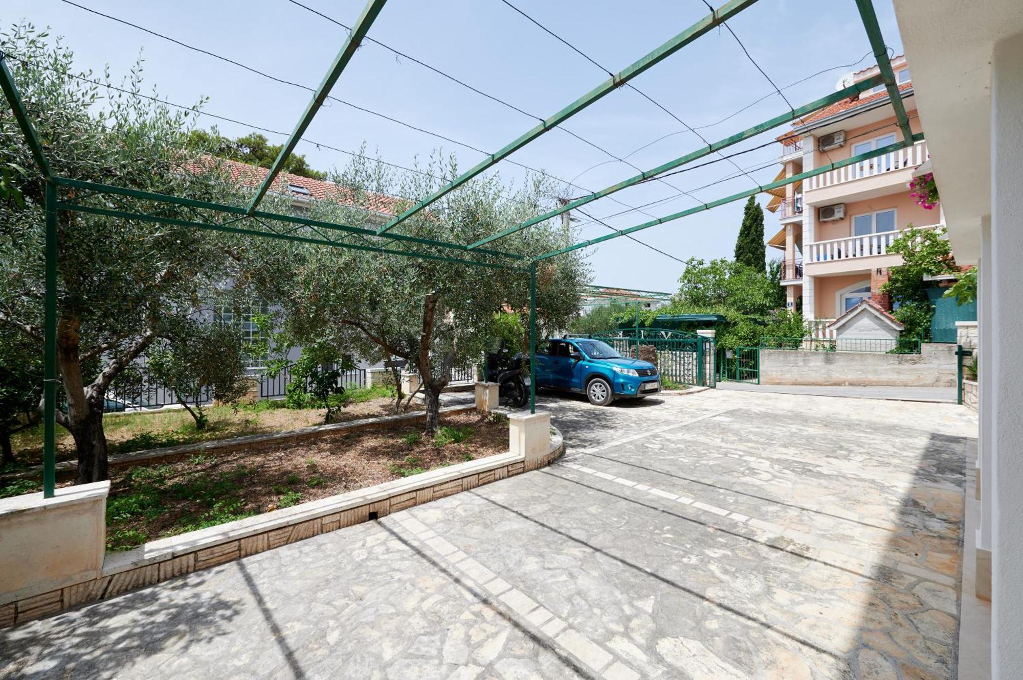 Vila Veljko โอครูกกอร์นญี ภายนอก รูปภาพ